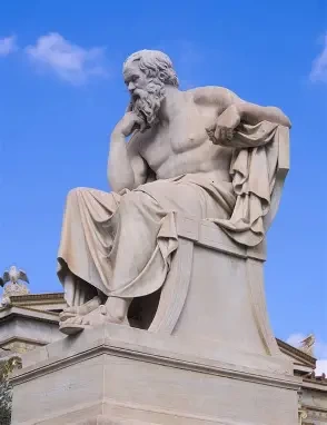 Psihoterapija Sovi Sad Statua Mislioca na otvorenom plavom nebu
